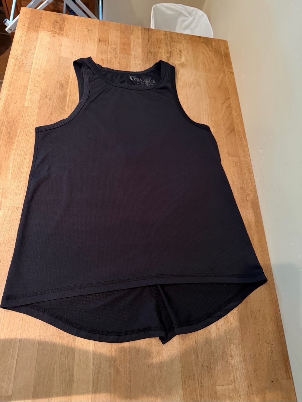 Zyia Athletic Mesh Keyhole  Black Tank Top